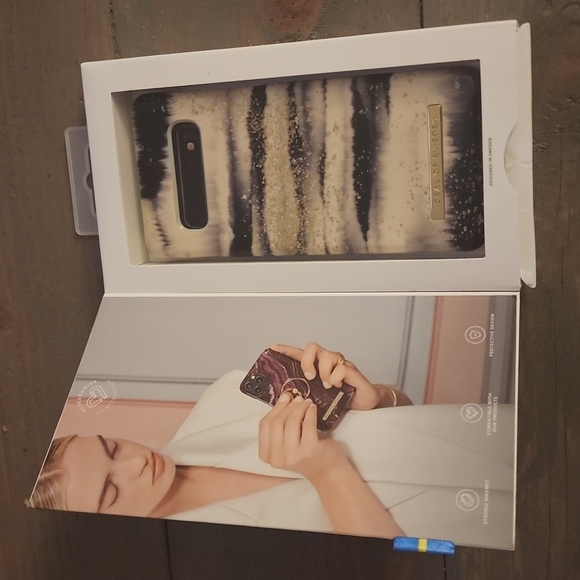 Ideal of Sweden Galaxy S10 Phone Case - Picture 3 of 4